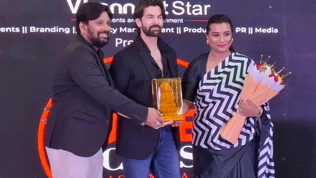 खान सर और नील नितिन मुकेश ने किया स्टार्ज ऑफ इंडिया अवॉर्ड्स का उद्घाटन